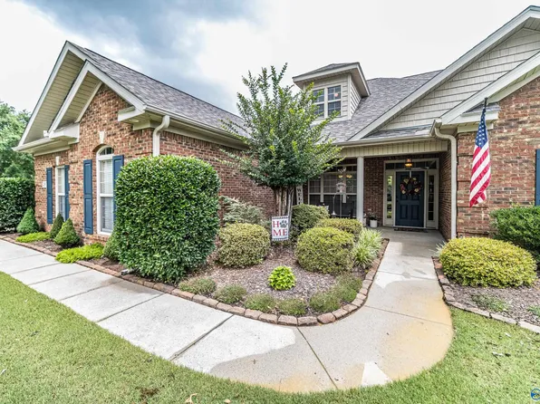 2811 Callodon Pl SE, Owens Cross Roads, AL 35763
