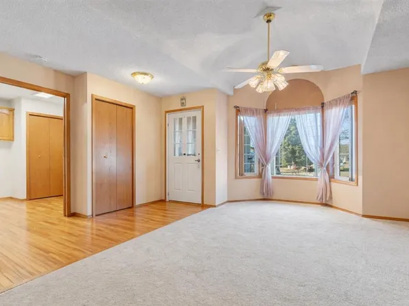 13 W Park Lane Pl, Strathmore, AB T1P 1K7