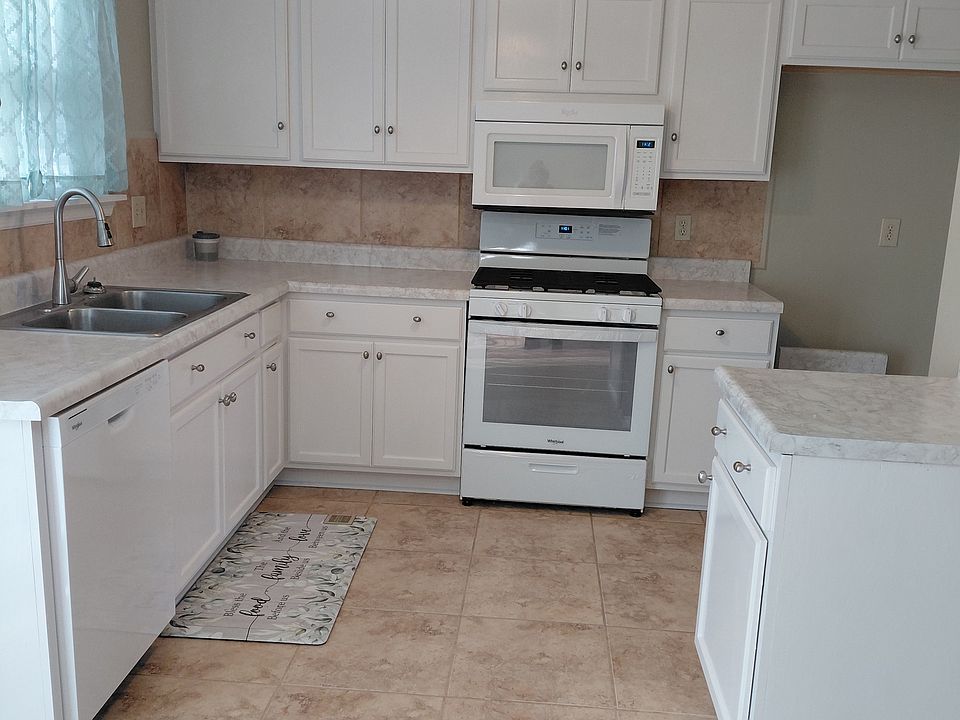 2nd image of 701 Boone Ct
