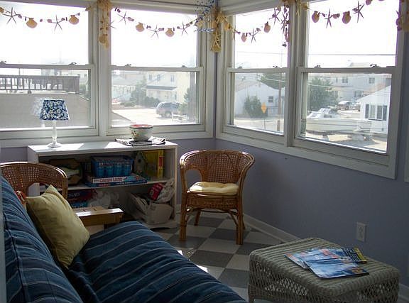 2nd Floor Sunporch Give Peak of Ocean 