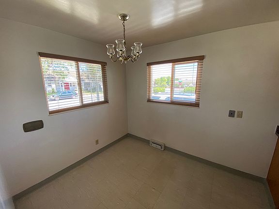 3rd image of 230 Glenmanor Dr