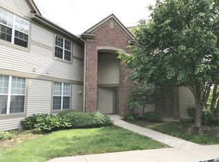 1678 Carlemont Dr APT D, Crystal Lake, IL 60014