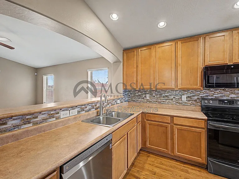 272 W Settlers Trl — Photo 9