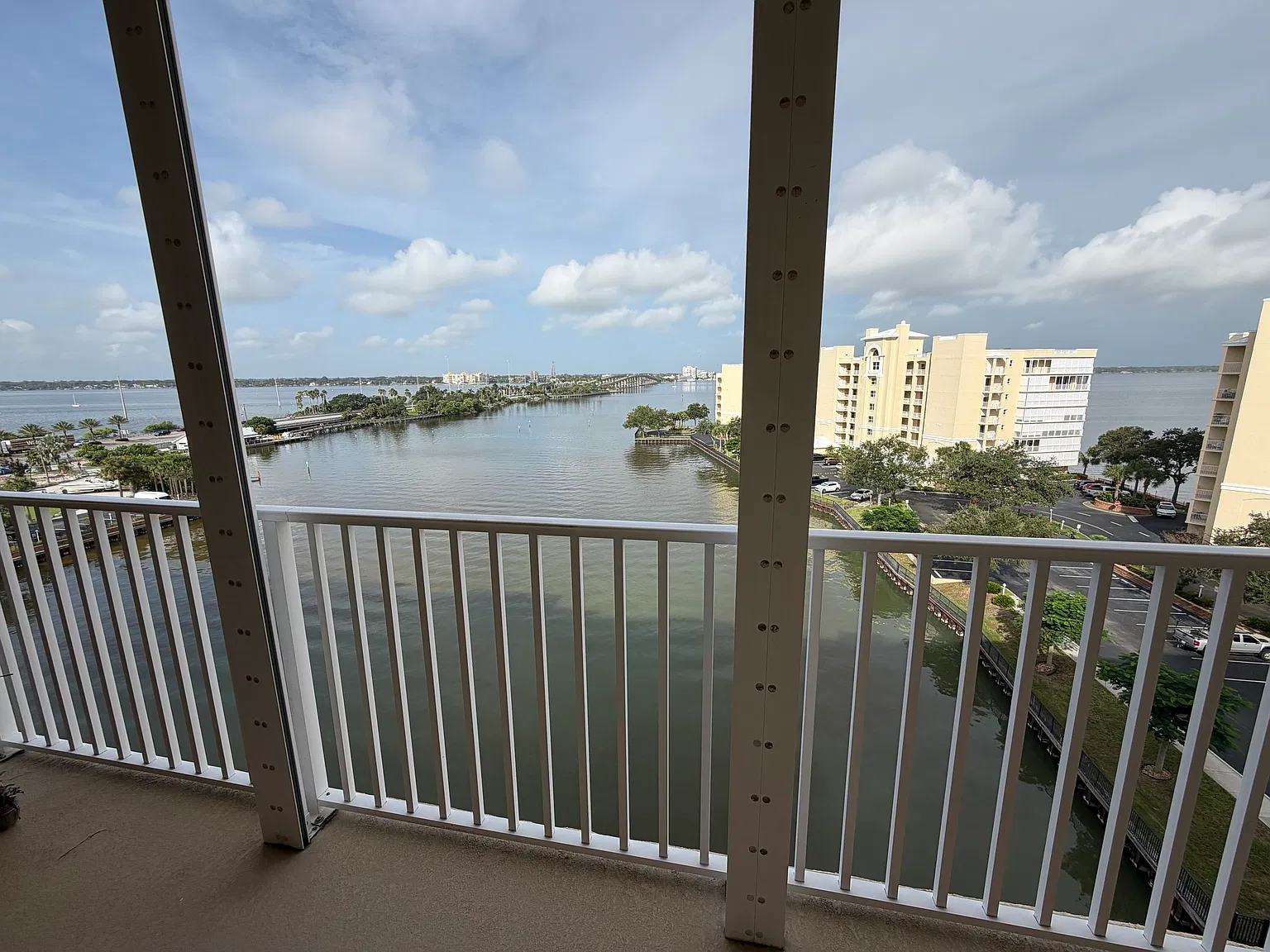 3 bed, 2300 sqft, $1,300 — Photo 1