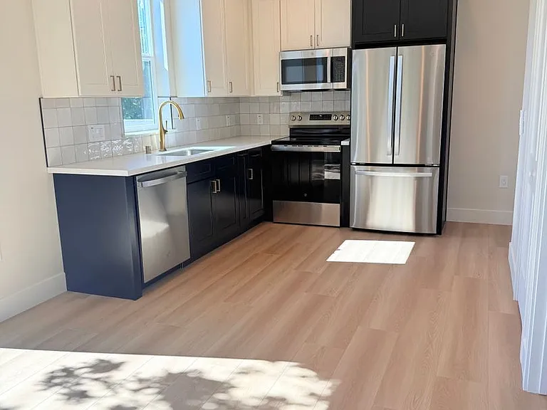 5895 28th St #&-2811 — Photo 3
