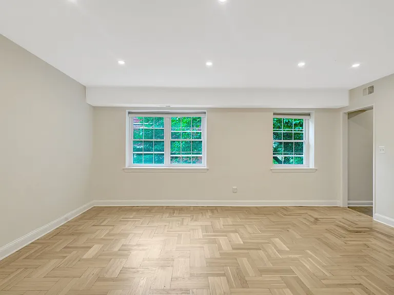 1315 N Ode St #704 — Photo 9