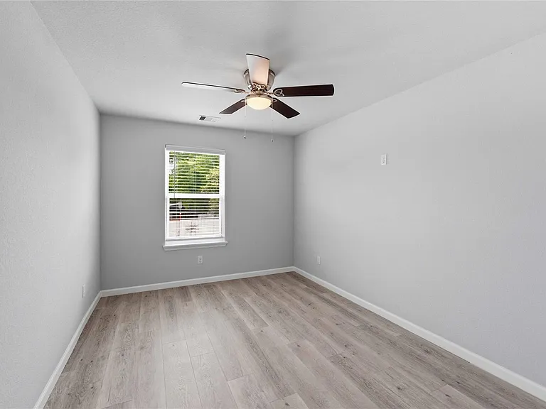 6803 Loma Vista St #B — Photo 11