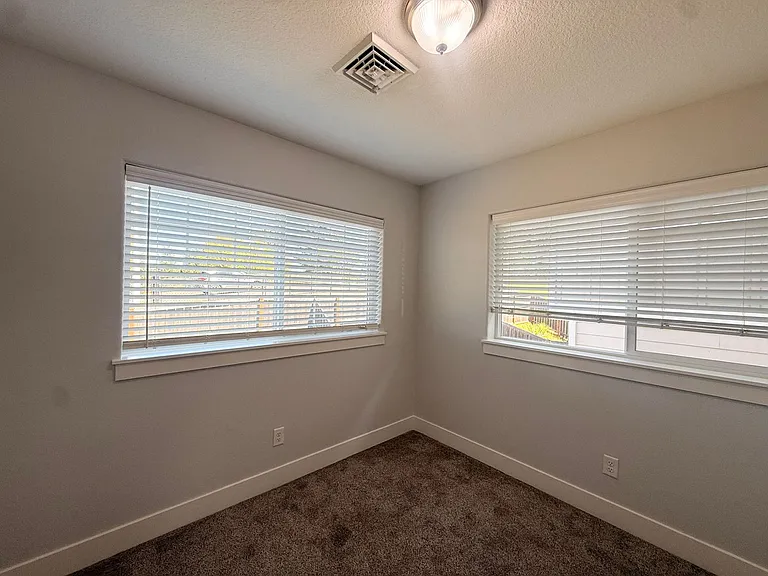 1069-1071 Big Fir Pl S — Photo 18