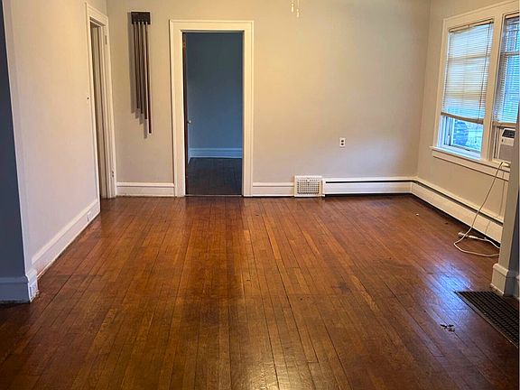 4th image of 11806 Clifton Blvd
