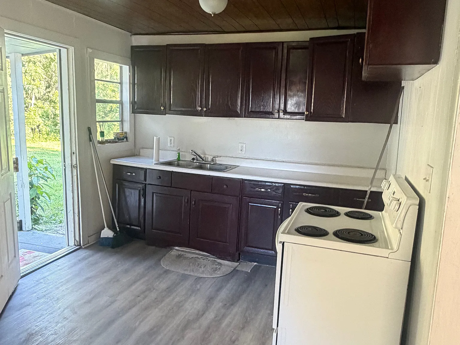 3 bed, 2.0 bath, 1135 sqft, $1,650 — Photo 4
