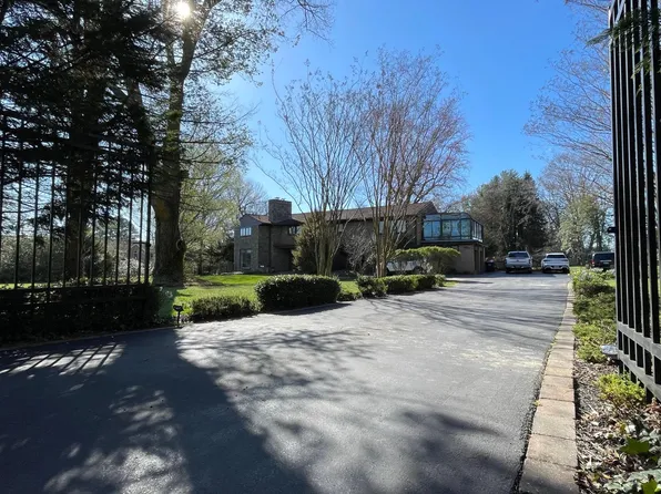 100 Kirk Rd, Wilmington, DE 19807