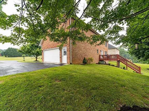 2nd image of 1038 Sandbury Ct