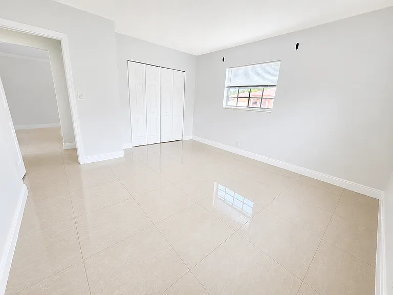 1306 S 29th Ave — Photo 11
