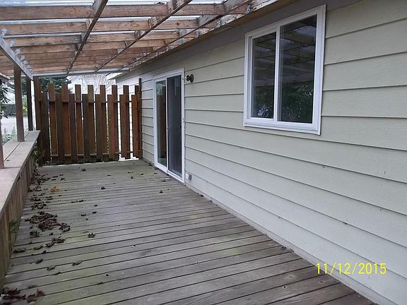 3rd image of 549 SE Reef Ave