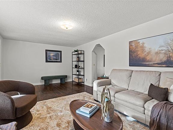 5th image of 6434 Parkview Ave