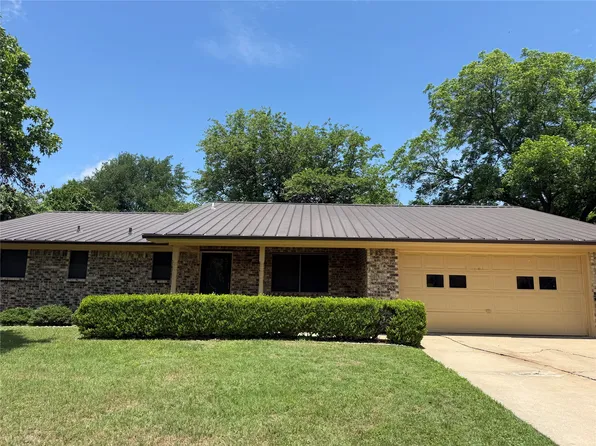 2545 Phelps St, Stephenville, TX 76401