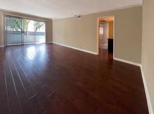 12059 Hoffman St APT 104, Studio City, CA 91604