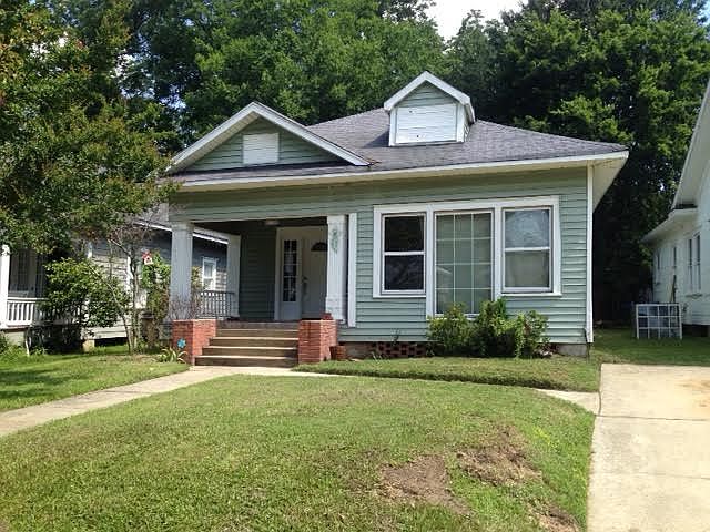 1st image of 820 Linden St