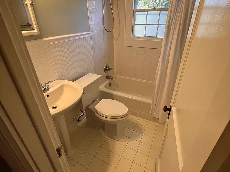 124 N Laurel Ave #3 — Photo 9