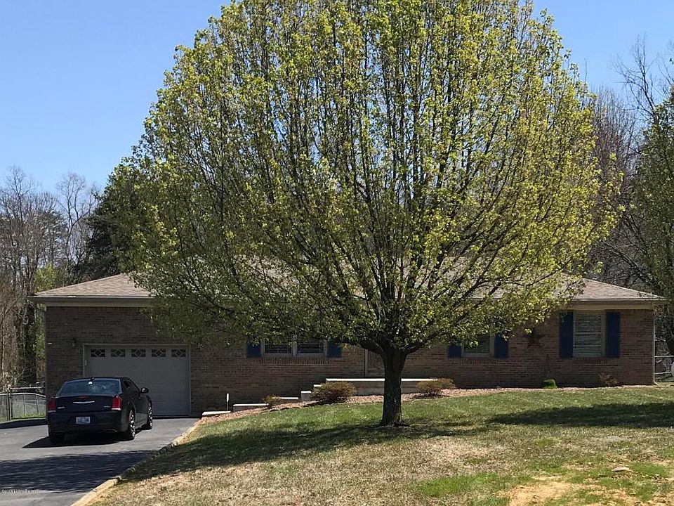 1st image of 402 Sharon Dr