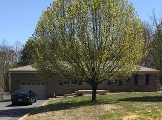 402 Sharon Dr, Shepherdsville, KY 40165