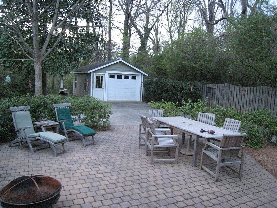 2nd image of 1400 Lanier Pl NE