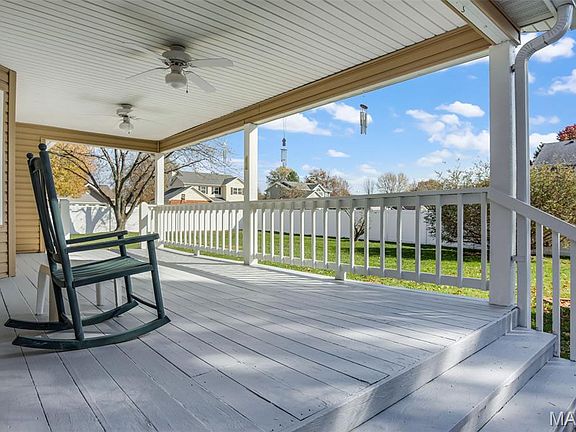 2nd image of 1000 Meadow Lake Dr