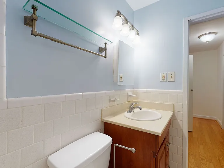 2400 41st St NW #208 — Photo 20