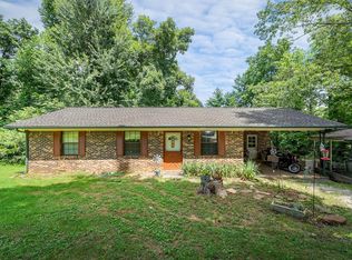 811 Greenfield Dr, Livingston, TN 38570