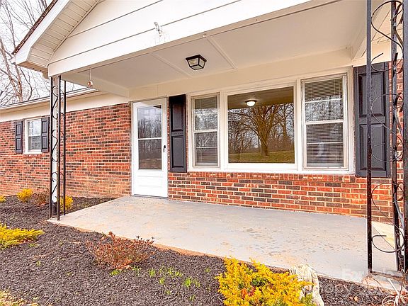 2nd image of 3002 Denwood Dr