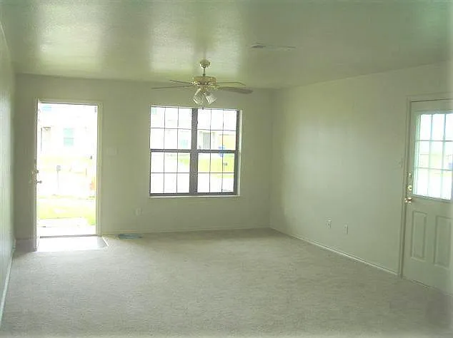 Building Photo - 319 Janelle Dr #B