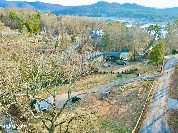 2nd image of Deer Trail Cir