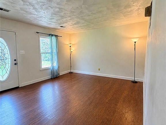 3rd image of 1314 Lawson Cir