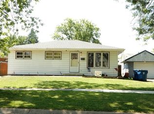 108 W 37th St, Steger, IL 60475