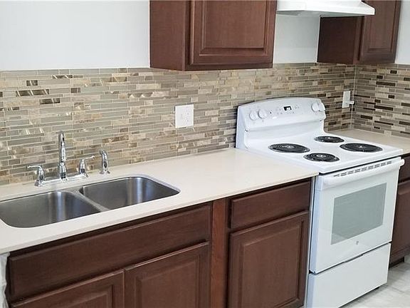 2nd image of 914 Seago Dr