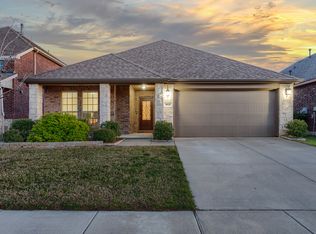 912 Lake Cypress Ln, Little Elm, TX 75068