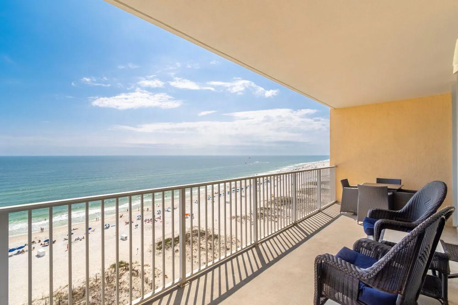 2 bed, 2.0 bath, 1227 sqft, $4,735 — Photo 3