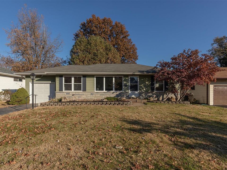 1st image of 19 Buckley Meadows Dr