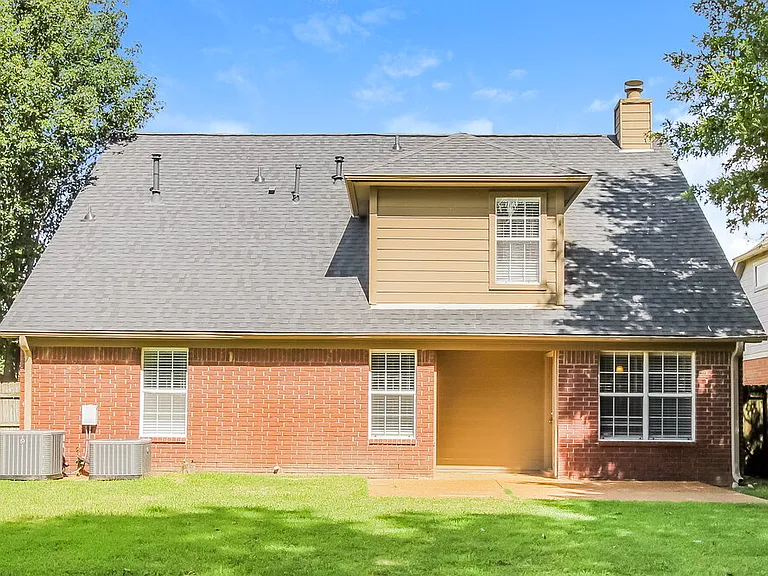 2362 Oak Springs Dr — Photo 16