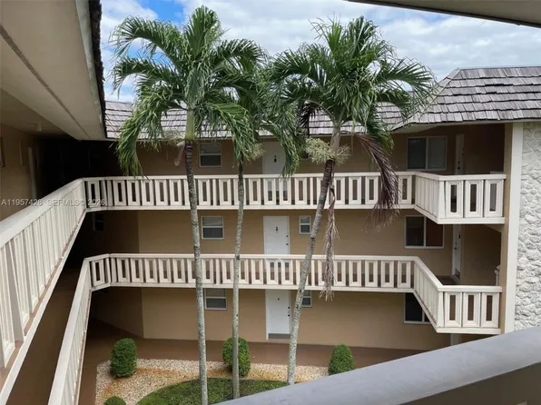 7440 Miami Lakes Dr APT F301, Miami Lakes, FL 33014