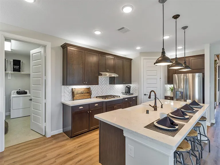 11 Shumard Oak Dr — Photo 7