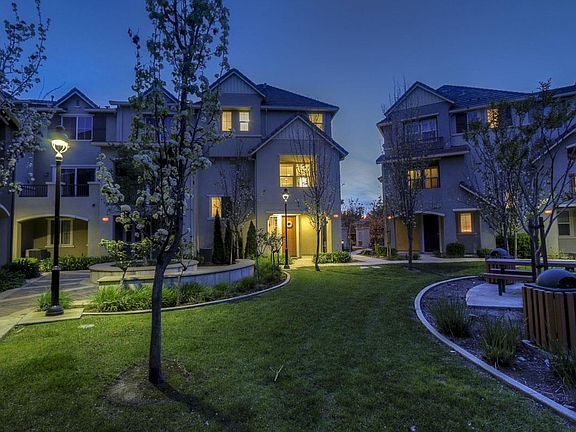 2nd image of 2072 Sheffield Dr