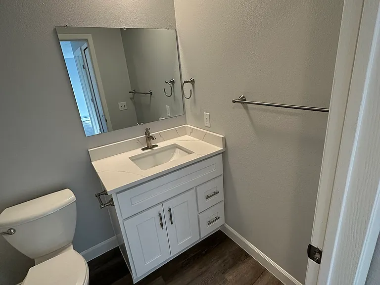 519 Jefferson St #10 — Photo 16