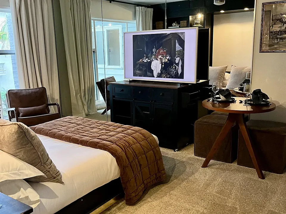 220 Coast Blvd #2M