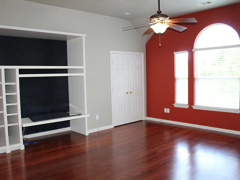 11000 Breezewood Dr — Photo 16