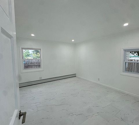4th image of 33 Mervin St #1