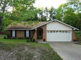 637 Pine Cone Dr, Haughton, LA 71037