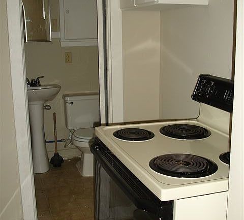 2nd image of 703 S Crysler Ave APT 3