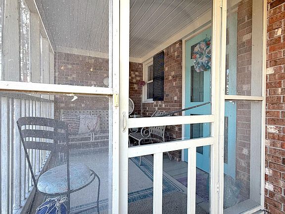 3rd image of 387 Riverview Street