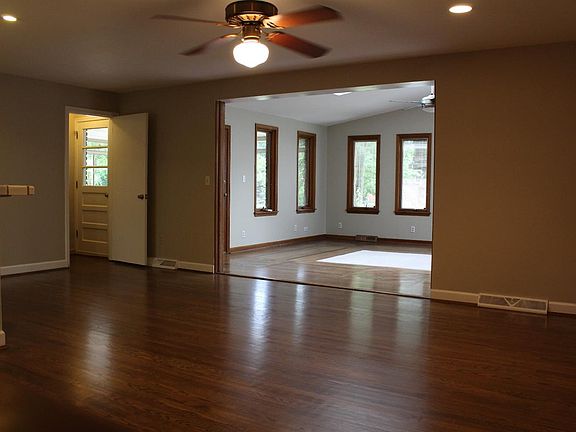 2nd image of 681 Hillview Dr